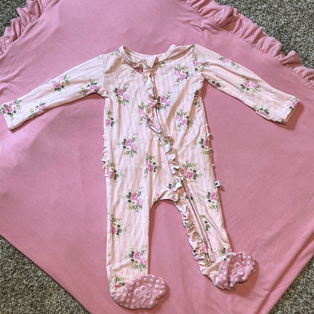 Blooming Bouquet footie